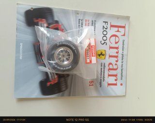 Ferrari F2005 Kyosho 1:18 radiocomandata