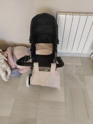 Carrito de muñecas negro