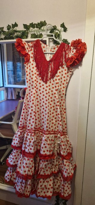Traje de flamenca lunares rojo y blanco