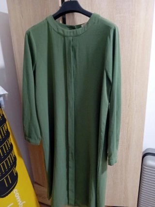 Vestido verde oliva manga larga