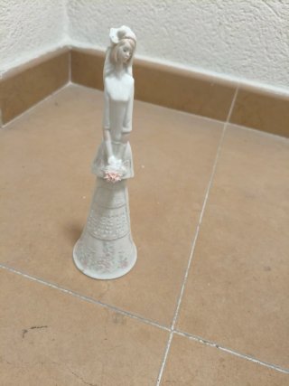 Figura de porcelana novia de lladro
