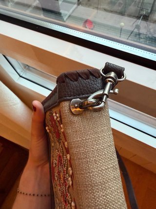 Bolso artesanal cuero con cierre imán