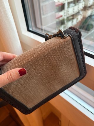 Bolso artesanal cuero con cierre imán