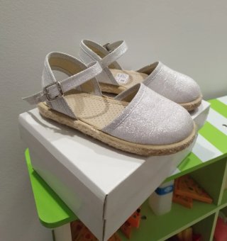 Zapatos niña plata talla 23