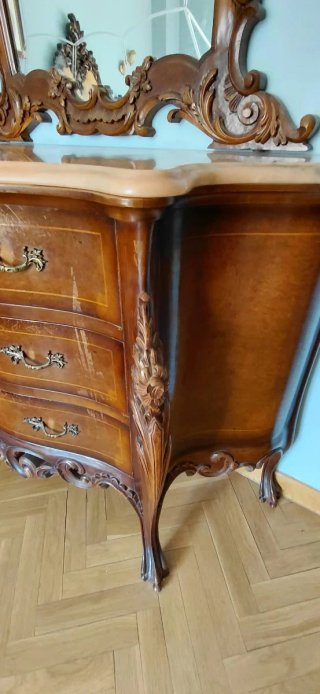 Cómoda y espejo antiguo de madera y mármol