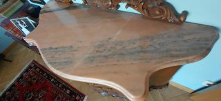 Cómoda y espejo antiguo de madera y mármol