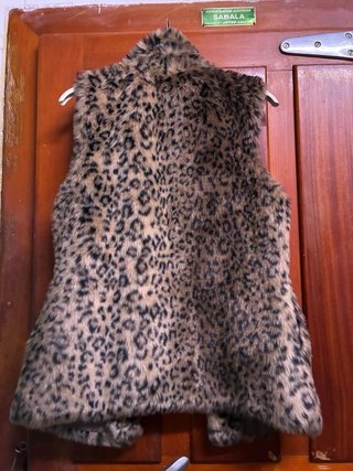 Chaleco pelo sintético leopardo