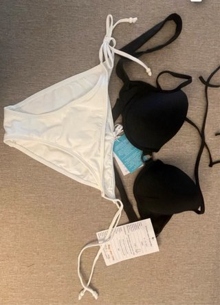 Bikini Easy Wear Push-Up Negro y Blanco Top Color