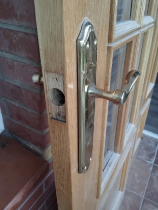 Puerta doble Salón con cristalera.