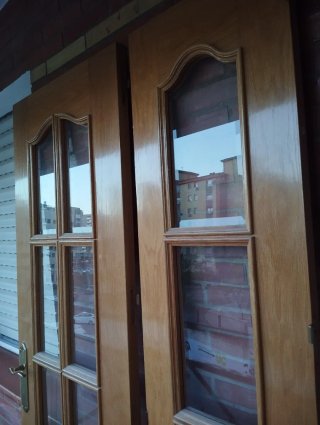 Puerta doble Salón con cristalera.