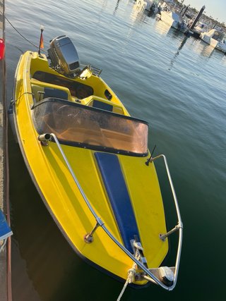Lancha Ducauto Amarilla