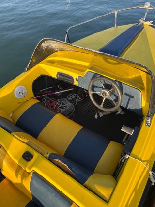Lancha Ducauto Amarilla