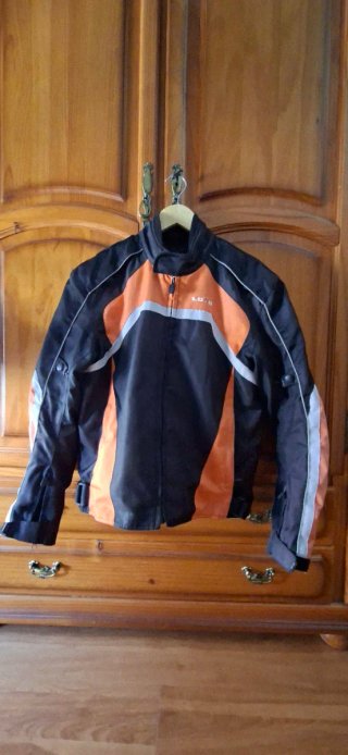 Chaqueta Lovo Motorista Naranja y Negra