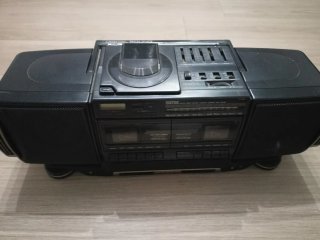 Radio Cassette CD ISUTEC Negra