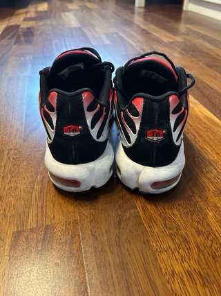 Nike TN Talla 44 Negro/Rojo