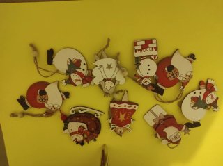 Lote de  Bolas de Navidad y figuras de Madera