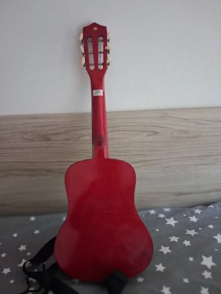 Guitarra pequeña para niños