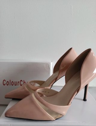Tacones rosa nude talla 40