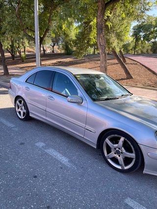 Mercedes-Benz Clase C 2004