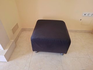 Puff reposapiés IKEA negro