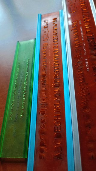 Plantillas de letras Faber-Castell, standargraph
