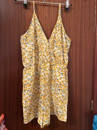Mono corto floral amarillo