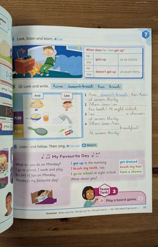 World Class 2 Class Book (Spain)