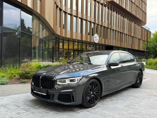 BMW 740i  2022