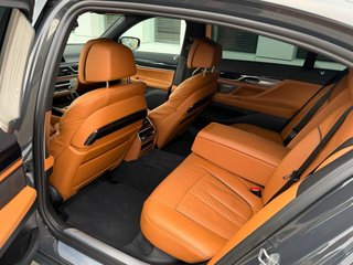 BMW 740i  2022