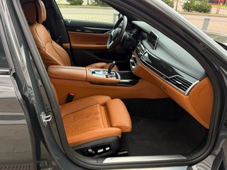 BMW 740i  2022