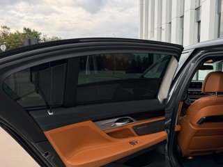 BMW 740i  2022