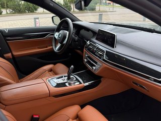 BMW 740i  2022