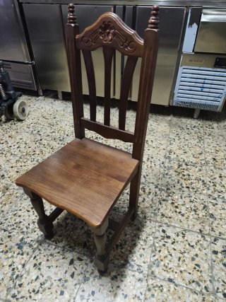 Conjunto de mesas y sillas 120€ unidad