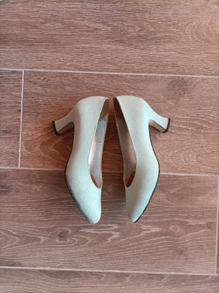 Zapatos de salón verdes vintage