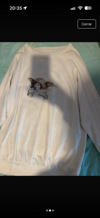 Sudadera blanca con estampado de ángel