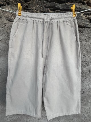 Bermudas beige chica, muy fresquitas