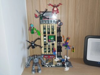 Lego Spiderman Daily Bugle 76342