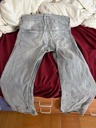 Pantalones vaqueros grises Bershka