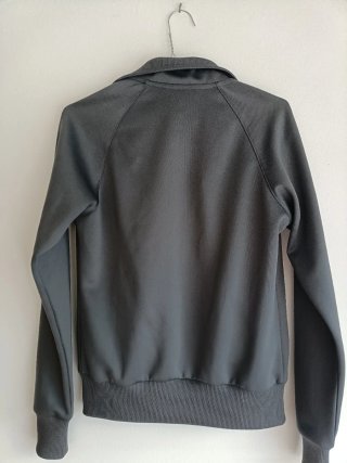 Chaqueta deportiva Nike gris y blanca Talla S