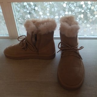 Botas Botines Zara pelo beige