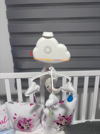 Móvil musical nube para cuna