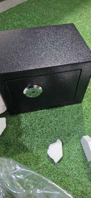 Caja Fuerte Negra con Llaves