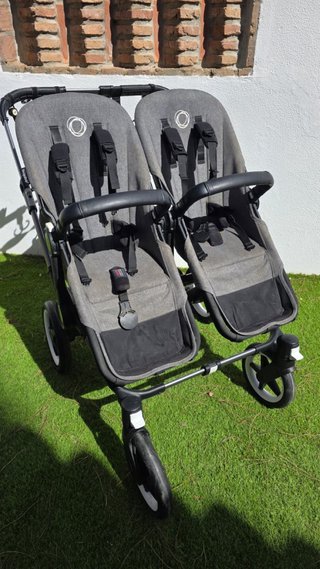 Carro gemelar Bugaboo gris
