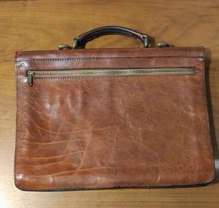 Cartera de piel marrón