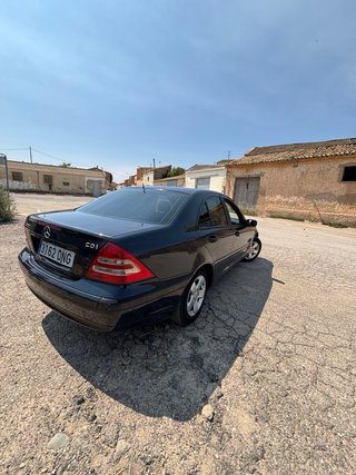 Mercedes-Benz Clase C 2004
