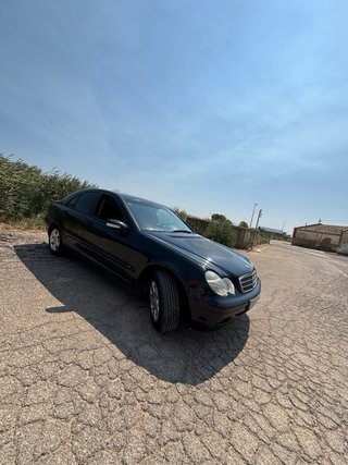 Mercedes-Benz Clase C 2004