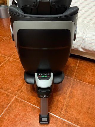 Silla de coche Recaro negra.