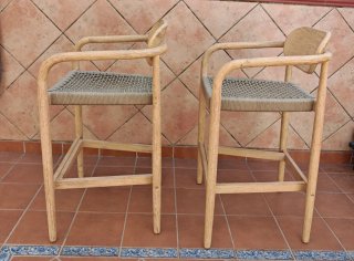 Sillas de madera de eucalipto (2 unidades)