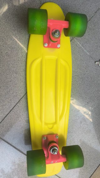 Se vende 2 patinetes skate por 20€