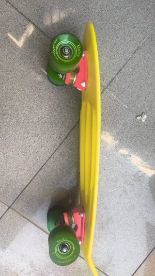 Se vende 2 patinetes skate por 20€